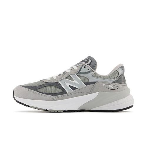 Women's New Balance 990v6 Sneakers - Primary Image