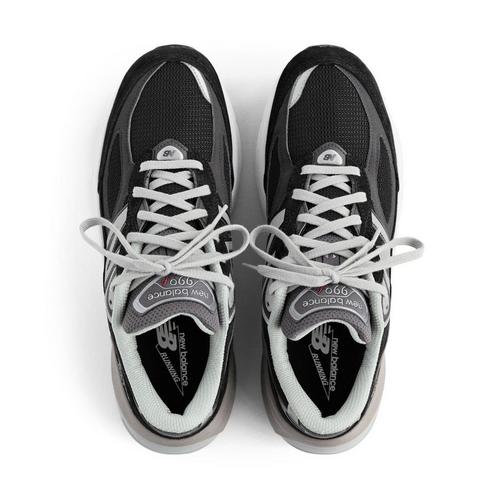 Women's New Balance 990v6 Sneakers - Primary Image