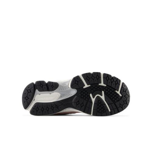 Big Kids' New Balance 2002 - Primary Image