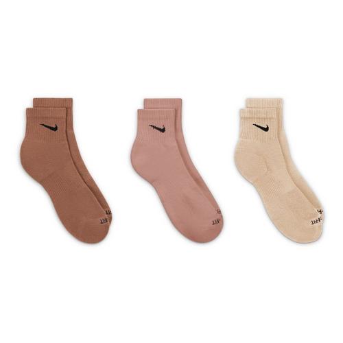 Nike Everyday Plus Medium Cushion 3 Pack Quarter Socks - Primary Image