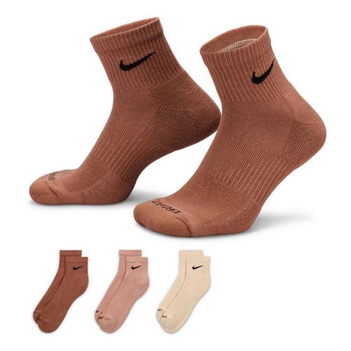 Nike Everyday Plus Medium Cushion 3 Pack Quarter Socks - Primary Image