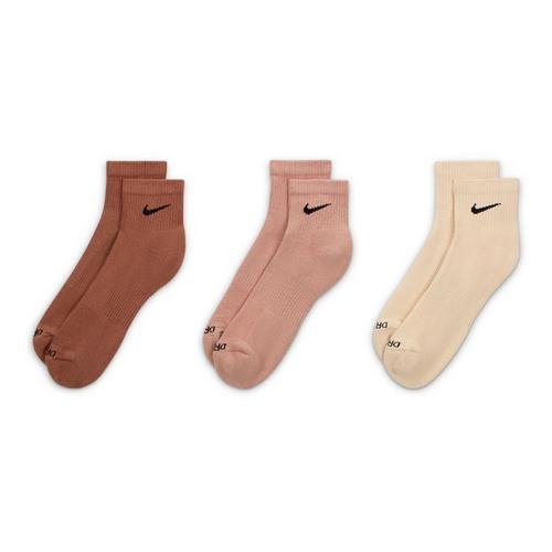 Nike Everyday Plus Medium Cushion 3 Pack Quarter Socks - Primary Image