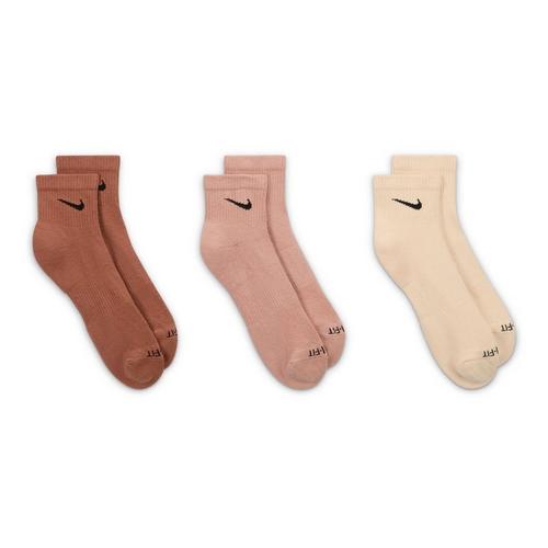 Nike Everyday Plus Medium Cushion 3 Pack Quarter Socks - Primary Image