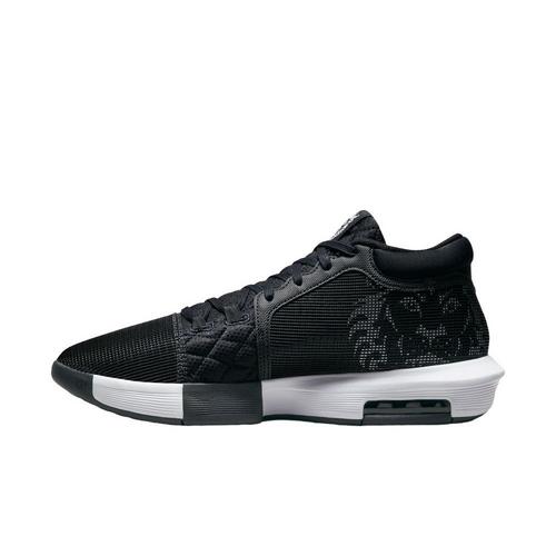 Nike LeBron Witness 8 Team Bank Basketball Shoes - Primary Image