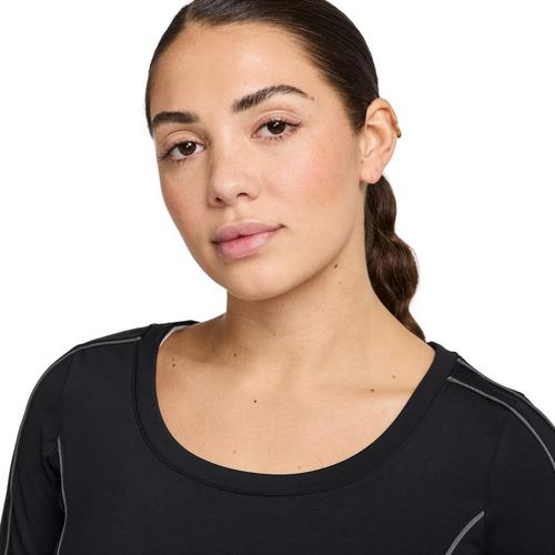 Women's Nike One Fitted Long Sleeve Scoop Neck T-Shirt - Primary Image