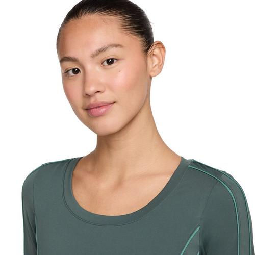 Women's Nike One Fitted Long Sleeve Scoop Neck T-Shirt - Primary Image