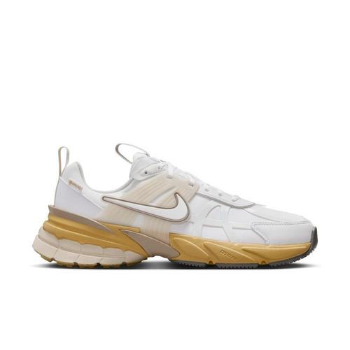 Women's Nike V2K Run GORE-TEX Sneakers - Primary Image