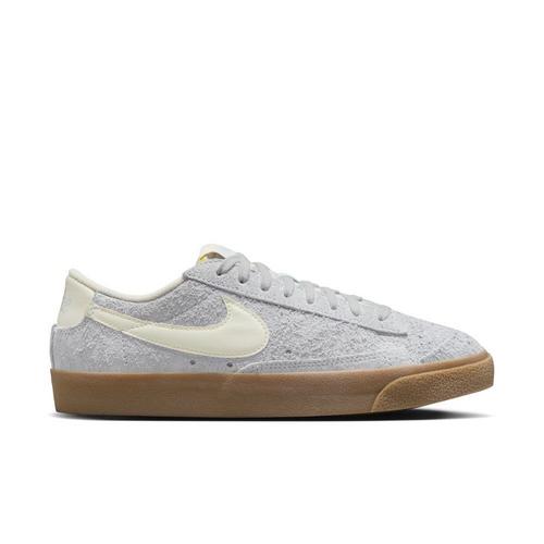 Women's Nike Blazer Low '77 Vintage Sneakers - Primary Image