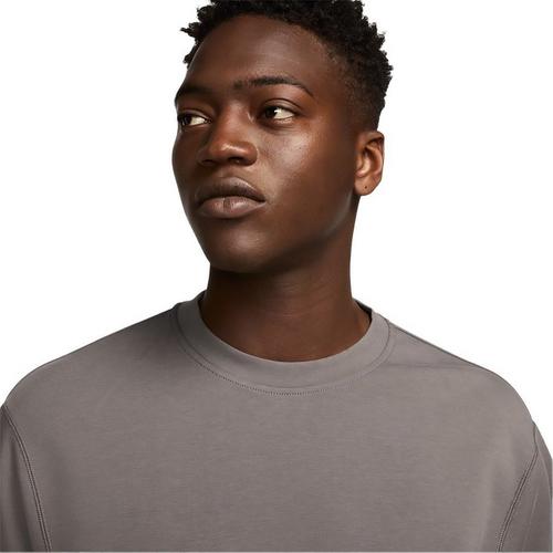 Men's Nike 24.7 ImpossiblySoft Dri-FIT Crewneck Sweatshirt - Primary Image