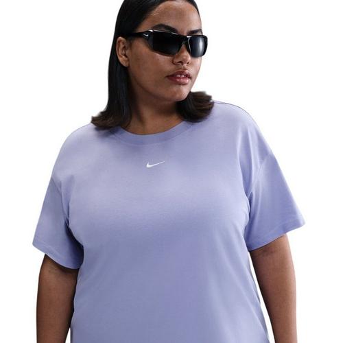 Women's Nike Plus Size Sportswear Essential T-Shirt - Primary Image