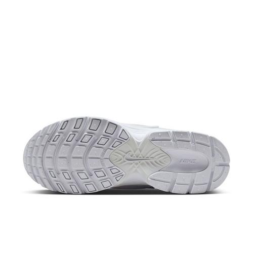 Women's Nike V5 RNR Sneakers - Primary Image