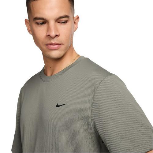 Men's Nike Primary Statement T-Shirt - Primary Image