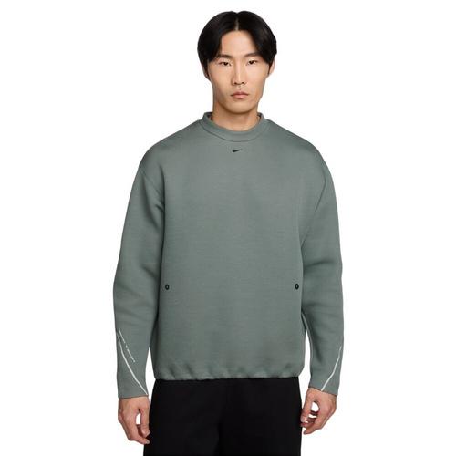Men's Nike Tech Fleece Oversized Crewneck Sweatshirt | SCHEELS.com