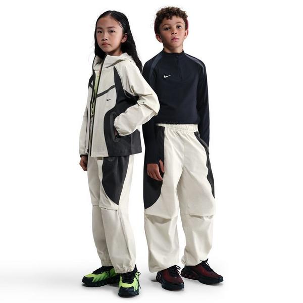Kids' Nike Tech Woven 2-Tone Pants XLarge Light Bone/Black/Black