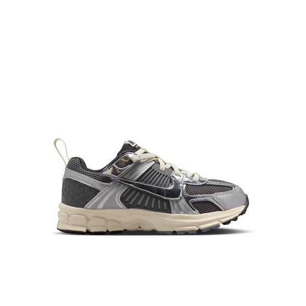 Kids' Nike Vomero 5 Sneakers Little 3 Regular Iron Grey/Chrome/Metallic Silver