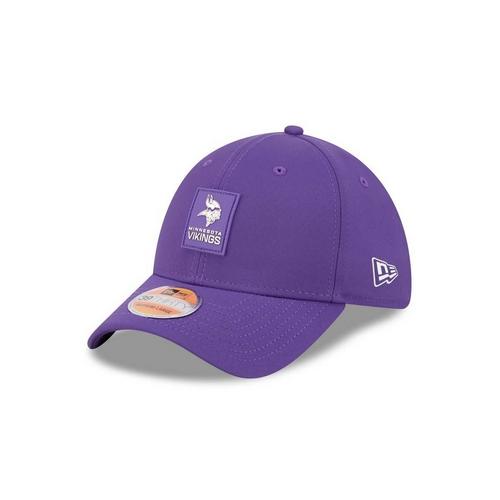 New Era Minnesota Vikings 2025 Sideline 39Thirty Stretch Fit Hat - Primary Image