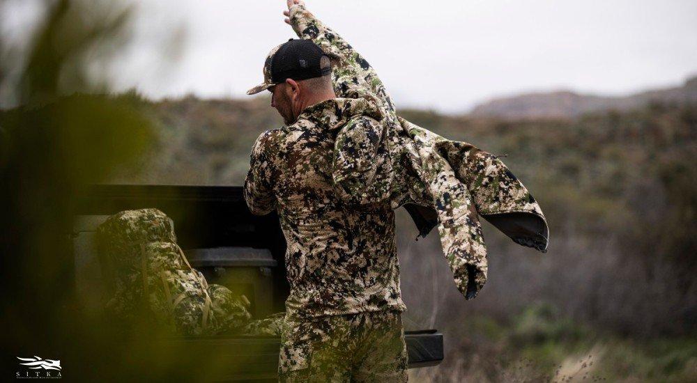 The Ultimate Guide on How to Layer for Hunting