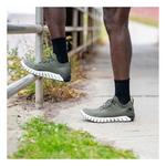 Darn Tough Solid Lightweight Lifestyle Light Cushion Crew Socks - Thumbnail 3 of 4