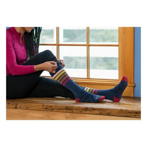 Women's Darn Tough Snowburst Midweight Knee High Skiing Socks - Primary Image