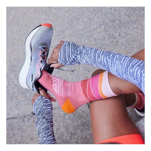 Women's Darn Tough Horizon Ultra-Lightweight Micro Crew Running Socks - Primary Image