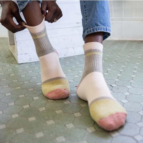 Women's Darn Tough Home Base Heavyweight Full Cushion Lifestyle Shorty Crew Socks - Primary Image