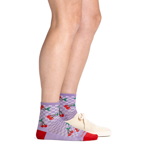 Women's Darn Tough Fruit Stand Shorty Lightweight Lifestyle No Cushion Quarter Socks - Primary Image