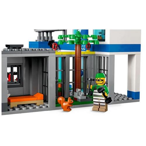 LEGO City Police Station 60316 Building Set - Primary Image