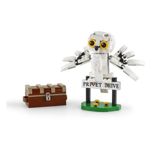 LEGO Harry Potter Hedwig at 4 Privet Drive 76425 Building Set - Primary Image