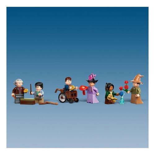 LEGO Harry Potter Ollivanders & Madam Malkin's Robes Harry Potter Toy Set 76439 - Primary Image