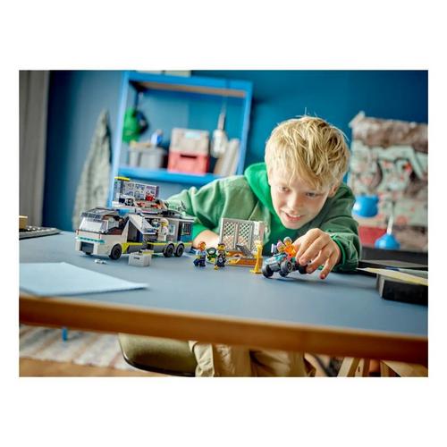 LEGO City Police Mobile Crime Lab Truck 60418 Building Set - Primary Image