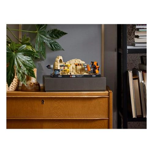 LEGO Star Wars Mos Espa Podrace Diorama 75380 Building Set - Primary Image