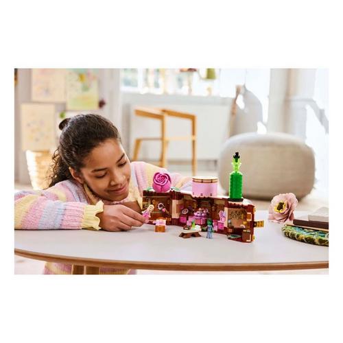 LEGO Wicked Glinda & Elphaba's Dormitory 75683 Building Set - Primary Image