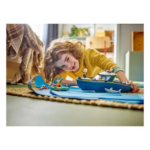 LEGO City Police Boat Chase 60456 Building Set - Primary Image