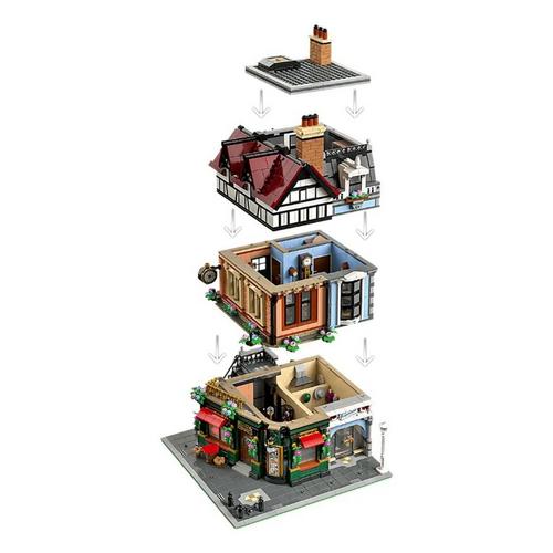 LEGO Icons Tudor Corner 10350 Building Set - Primary Image