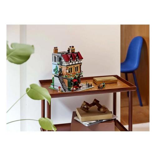 LEGO Icons Tudor Corner 10350 Building Set - Primary Image