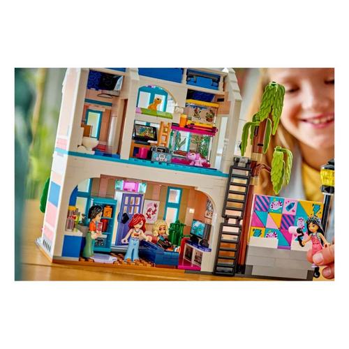 LEGO Friends Liann's Family House 42687 Building Set - Primary Image