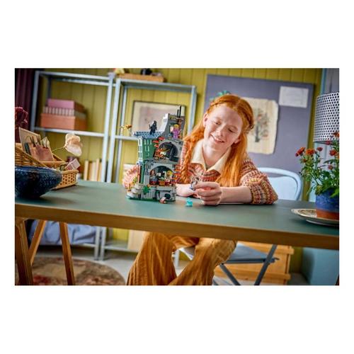 LEGO Harry Potter Luna Lovegood's House 76467 Building Set - Primary Image