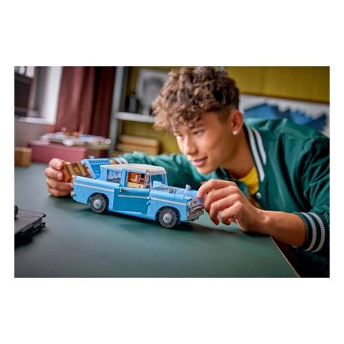 LEGO Harry Potter Enchanted Flying Ford Anglia 76470 Building Set - Primary Image