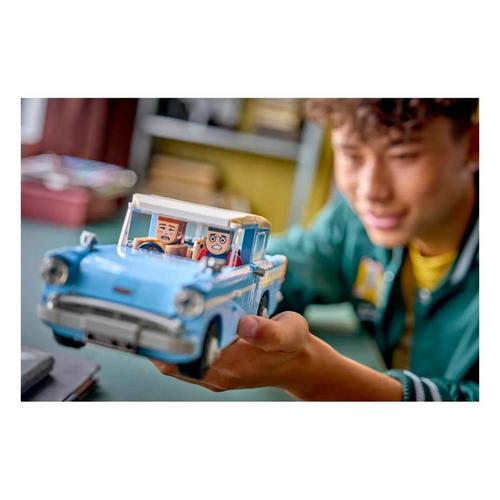 LEGO Harry Potter Enchanted Flying Ford Anglia 76470 Building Set - Primary Image