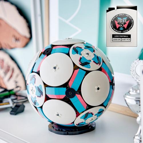 LEGO Editions Soccer Ball 43019 Building Set - Primary Image