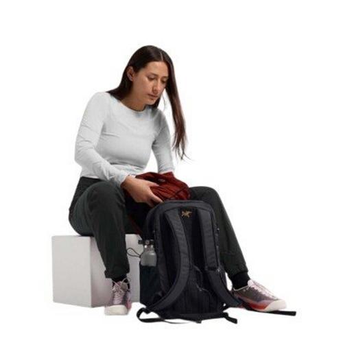 Arc'teryx Mantis 16L Backpacking Backpack - Primary Image