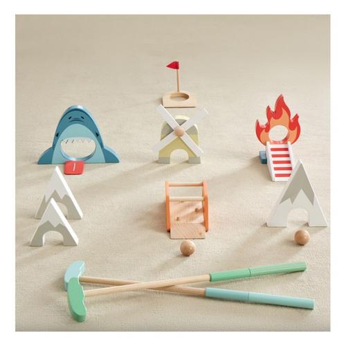 Wonder & Wise Putt Putt Golf - Primary Image