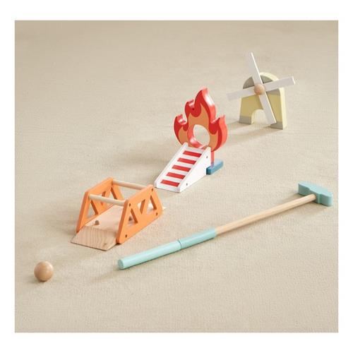 Wonder & Wise Putt Putt Golf - Primary Image