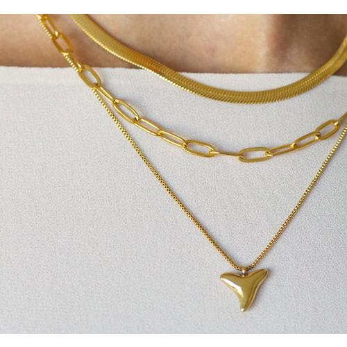 Salty Cali Shark Tooth Necklace - Primary Image
