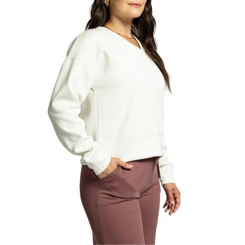 Women's RECREATION Martina V-Neck Crop - Primary Image