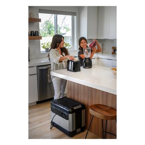 Goal Zero YETI 4000 6G 120V Power Station - Primary Image