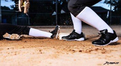 Women's Mizuno Swift 8 Low Metal Softball Cleats
