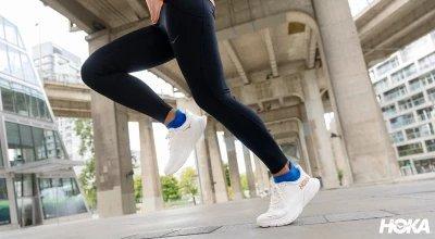 How to Clean White Sneakers (3 Easy Steps)