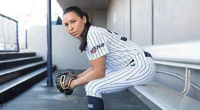 How to Choose a Fastpitch Softball Glove