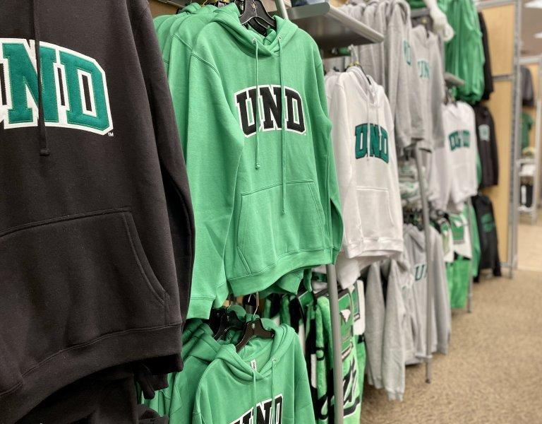 UND Hoodies & Sweatshirts
